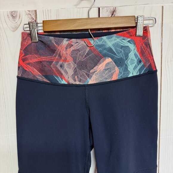 The North Face Women’s M FlashDry Capri Leggings – Navy/Print - Picture 2 of 13